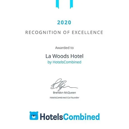 La Woods Hotel Chennai Exterior photo