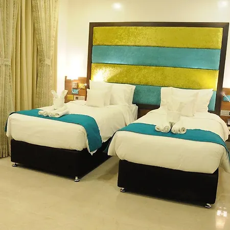 La Woods Hotel Chennai Exterior photo
