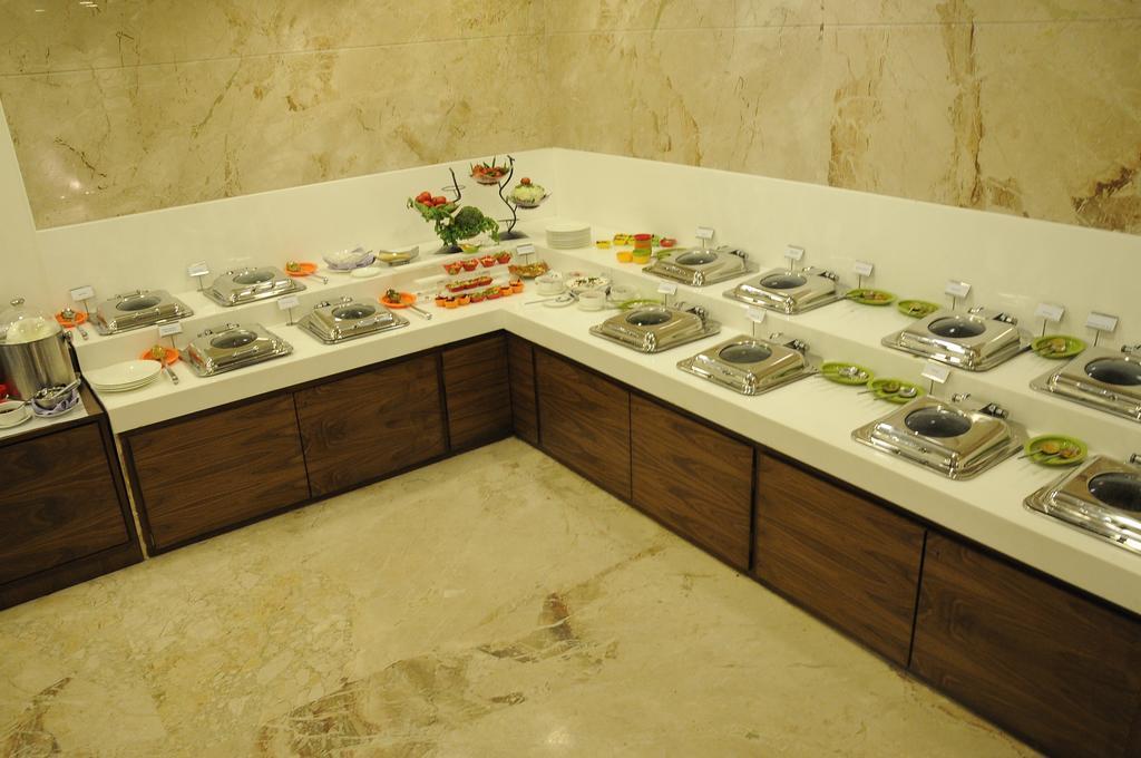 La Woods Hotel 3*