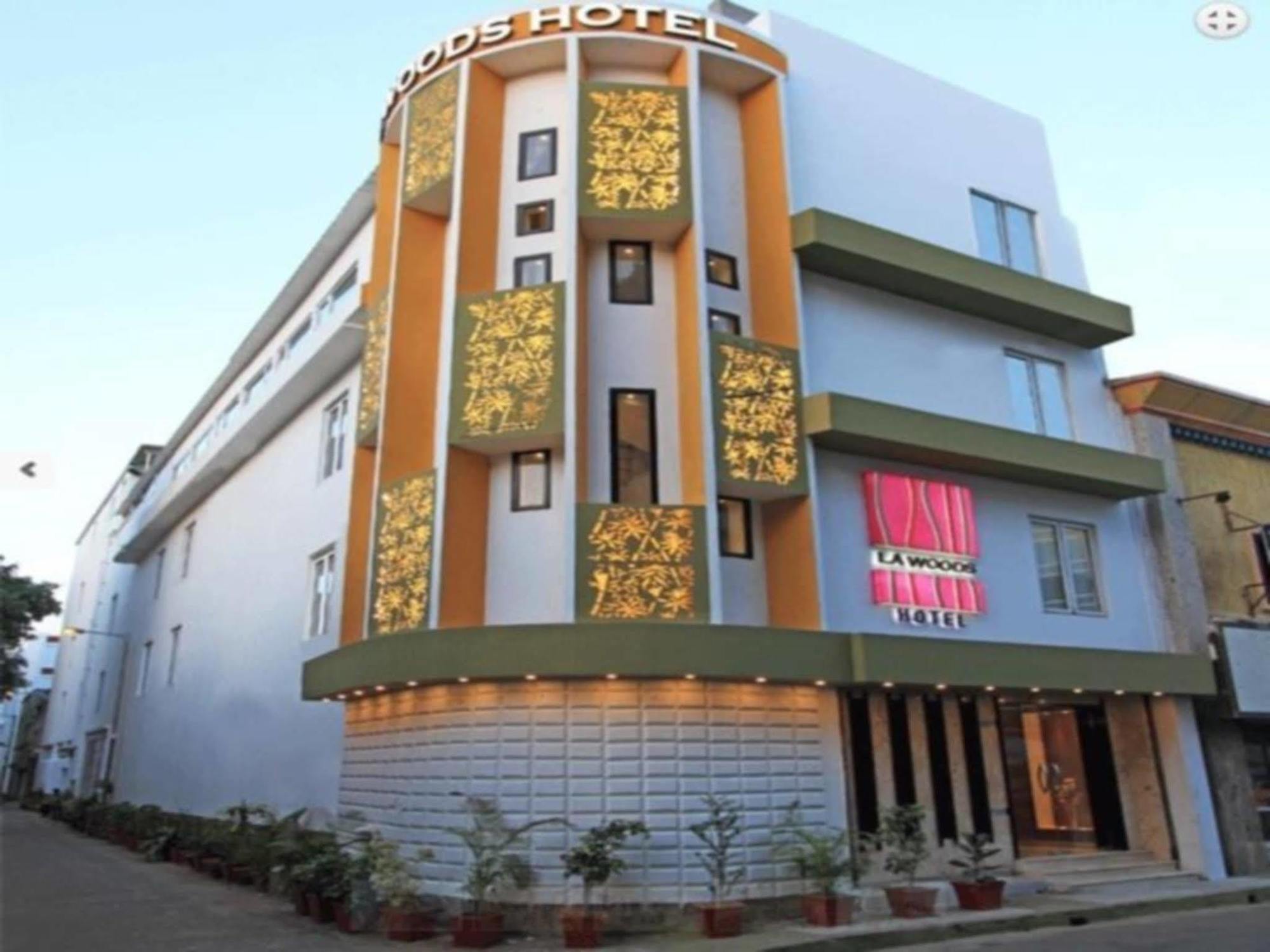 La Woods Hotel Chennai