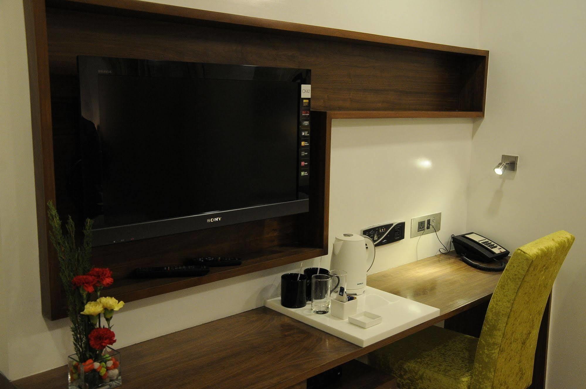 La Woods Hotel 3*