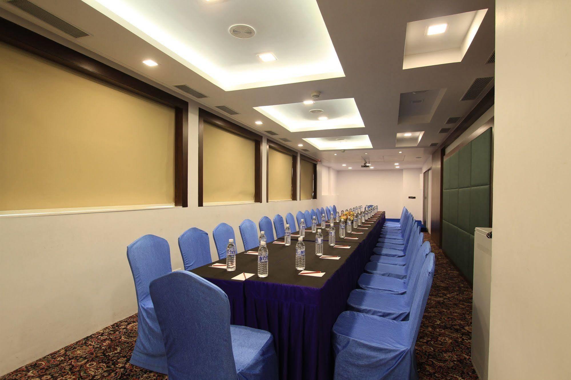 Hotel La Woods Chennai